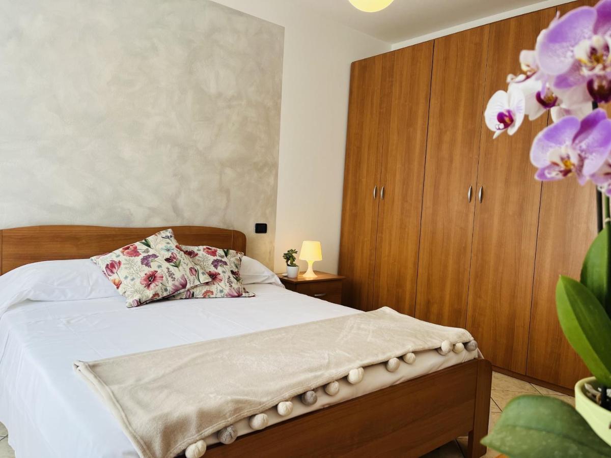 Casa Ulivi Silver เดเซนซาโนเดลการ์ดา ภายนอก รูปภาพ